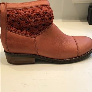 New, never worn crochet booties